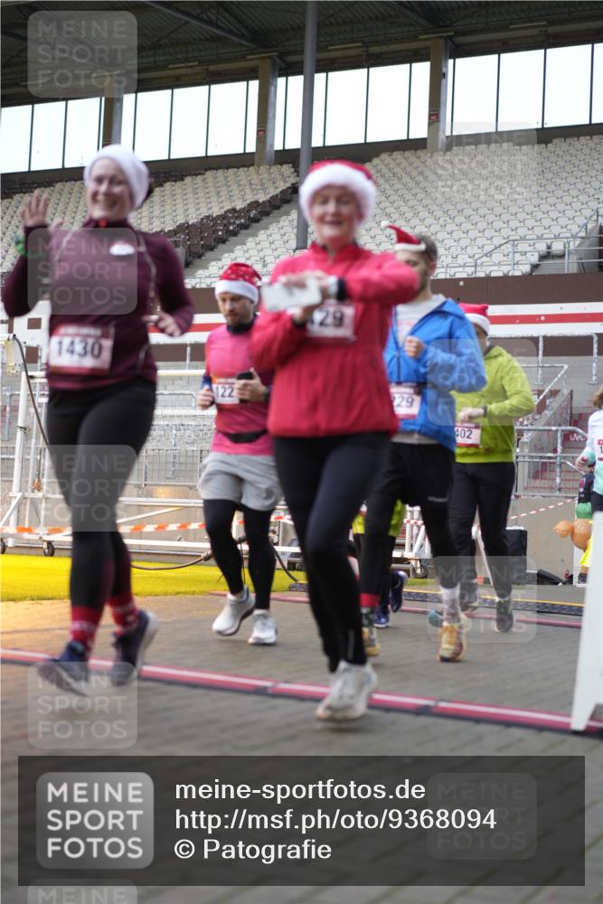07.12.2025 - St. Pauli X-Mass-Run No. 15 Patografie http://msf.ph/oto/9368094 07.12.2025 11:06:00 Ziel 92, 298, 300, 402, 403, 556, 659, 693, 854, 858, 878, 920, 944, 1024, 1025, 1223, 1229, 1287, 1429, 1430, 1608, 1648, 2243, 2245, 4579, 4581, 4583, 4585, 4587 meine-sportfotos.de