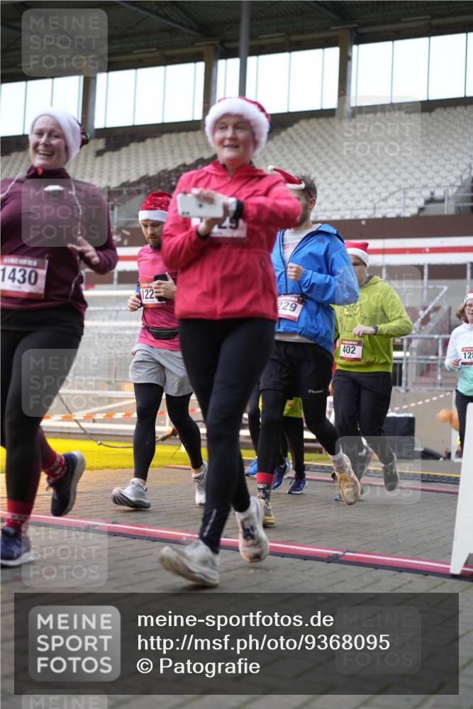 07.12.2025 - St. Pauli X-Mass-Run No. 15 Patografie http://msf.ph/oto/9368095 07.12.2025 11:06:00 Ziel 92, 298, 300, 402, 403, 556, 659, 693, 854, 858, 878, 920, 944, 1024, 1025, 1223, 1229, 1287, 1429, 1430, 1608, 1648, 2243, 2245, 4579, 4581, 4583, 4585, 4587 meine-sportfotos.de
