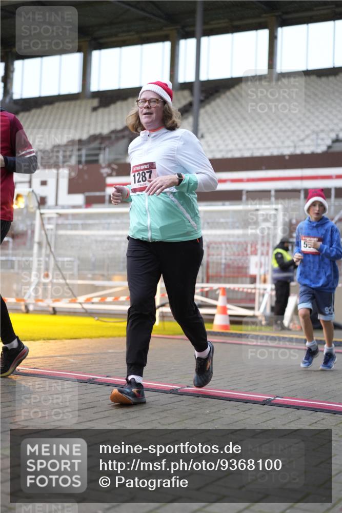 07.12.2025 - St. Pauli X-Mass-Run No. 15 Patografie http://msf.ph/oto/9368100 07.12.2025 11:06:03 Ziel 92, 204, 298, 300, 402, 403, 414, 556, 659, 693, 854, 858, 878, 920, 944, 1024, 1025, 1223, 1229, 1287, 1429, 1430, 1608, 1648, 2243, 2245, 4579, 4581, 4583, 4585, 4587 meine-sportfotos.de