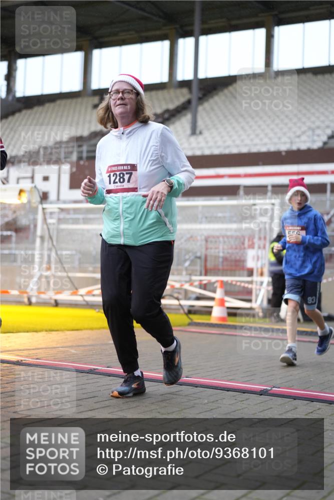07.12.2025 - St. Pauli X-Mass-Run No. 15 Patografie http://msf.ph/oto/9368101 07.12.2025 11:06:03 Ziel 92, 204, 298, 300, 402, 403, 414, 556, 659, 693, 854, 858, 878, 920, 944, 1024, 1025, 1223, 1229, 1287, 1429, 1430, 1608, 1648, 2243, 2245, 4579, 4581, 4583, 4585, 4587 meine-sportfotos.de