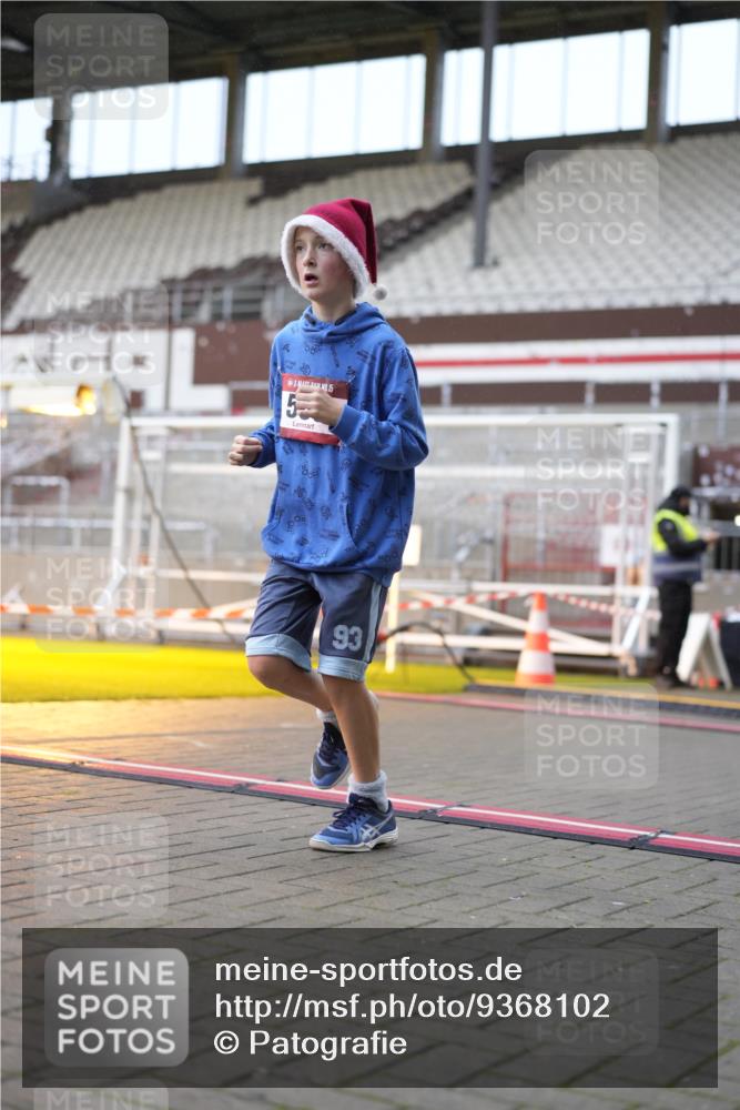 07.12.2025 - St. Pauli X-Mass-Run No. 15 Patografie http://msf.ph/oto/9368102 07.12.2025 11:06:04 Ziel 92, 204, 298, 300, 402, 403, 414, 556, 659, 693, 854, 858, 878, 920, 944, 1024, 1025, 1223, 1229, 1287, 1429, 1430, 1608, 1648, 2243, 2245, 4579, 4581, 4583, 4585, 4587 meine-sportfotos.de