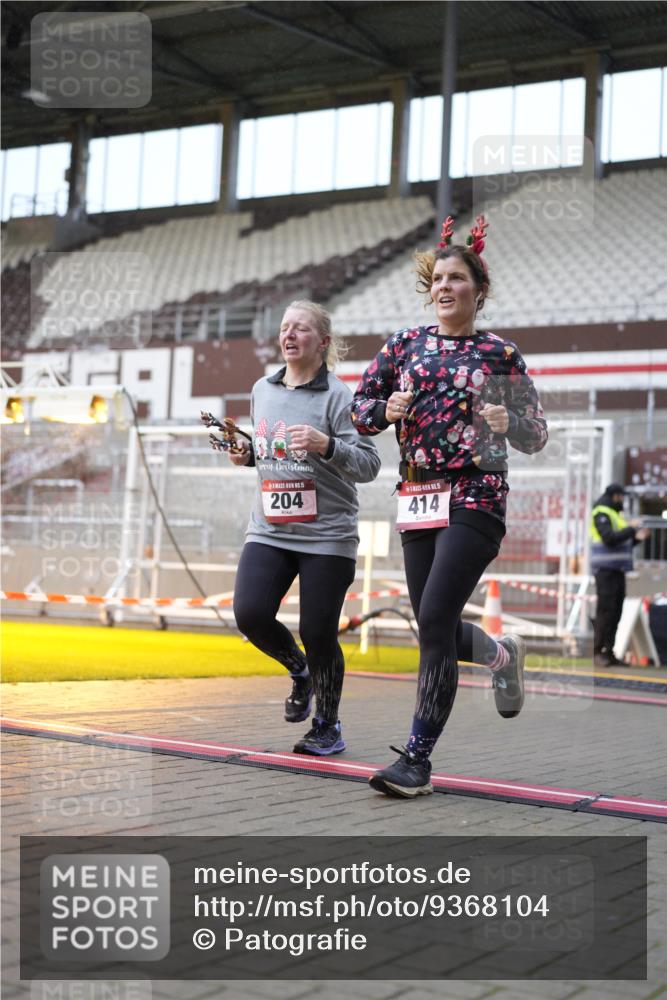 07.12.2025 - St. Pauli X-Mass-Run No. 15 Patografie http://msf.ph/oto/9368104 07.12.2025 11:06:08 Ziel 92, 204, 402, 403, 414, 474, 486, 556, 693, 854, 858, 878, 920, 944, 1024, 1025, 1223, 1229, 1287, 1403, 1429, 1430, 1648, 2243, 2245, 4579, 4581, 4583, 4585, 4587 meine-sportfotos.de