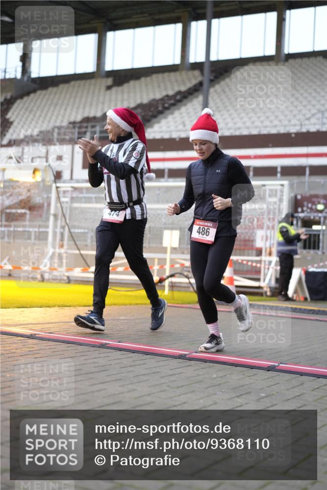 07.12.2025 - St. Pauli X-Mass-Run No. 15 Patografie http://msf.ph/oto/9368110 07.12.2025 11:06:13 Ziel 204, 402, 403, 414, 474, 486, 556, 854, 858, 878, 920, 1223, 1229, 1287, 1403, 1429, 1430, 1442, 2245, 4579, 4581, 4583, 4585, 4587 meine-sportfotos.de