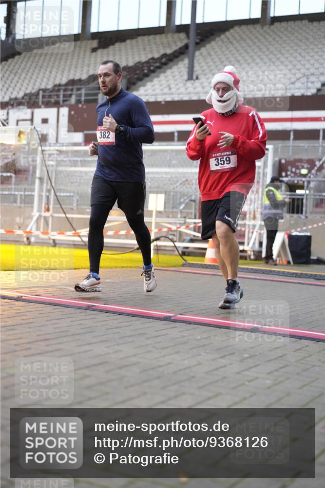 07.12.2025 - St. Pauli X-Mass-Run No. 15 Patografie http://msf.ph/oto/9368126 07.12.2025 11:06:33 Ziel 359, 382, 565, 1285, 1286, 1440, 1442, 1556, 1564, 4582, 4588 meine-sportfotos.de
