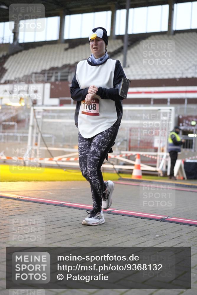 07.12.2025 - St. Pauli X-Mass-Run No. 15 Patografie http://msf.ph/oto/9368132 07.12.2025 11:06:40 Ziel 359, 382, 565, 595, 1285, 1286, 1462, 1556, 1564, 1708, 4582, 4588 meine-sportfotos.de