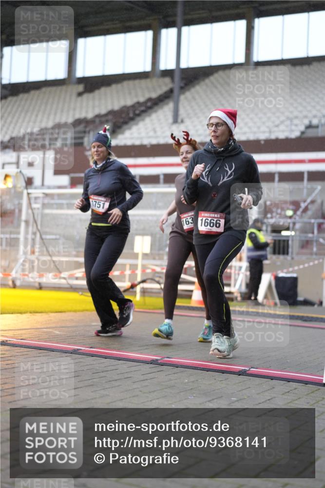 07.12.2025 - St. Pauli X-Mass-Run No. 15 Patografie http://msf.ph/oto/9368141 07.12.2025 11:06:55 Ziel 595, 1462, 1469, 1634, 1666, 1751, 1861 meine-sportfotos.de