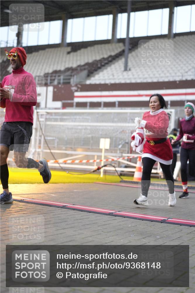 07.12.2025 - St. Pauli X-Mass-Run No. 15 Patografie http://msf.ph/oto/9368148 07.12.2025 11:07:06 Ziel 281, 342, 344, 596, 688, 1585, 1587, 1634, 1666, 1751, 1861, 1862 meine-sportfotos.de