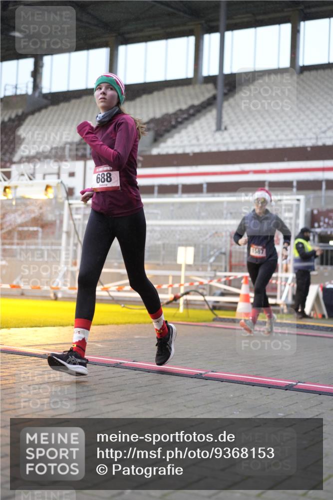 07.12.2025 - St. Pauli X-Mass-Run No. 15 Patografie http://msf.ph/oto/9368153 07.12.2025 11:07:07 Ziel 281, 342, 344, 596, 688, 1585, 1587, 1634, 1666, 1751, 1861, 1862 meine-sportfotos.de