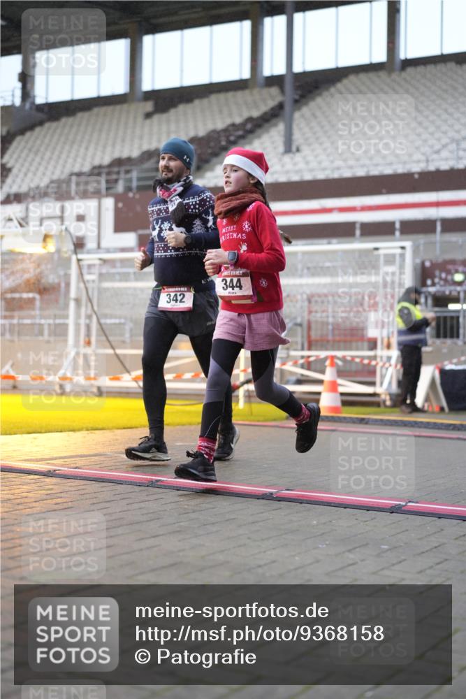 07.12.2025 - St. Pauli X-Mass-Run No. 15 Patografie http://msf.ph/oto/9368158 07.12.2025 11:07:10 Ziel 281, 342, 344, 490, 591, 596, 603, 621, 622, 688, 1202, 1206, 1585, 1587, 1634, 1666, 1751, 1861, 1862, 2403 meine-sportfotos.de