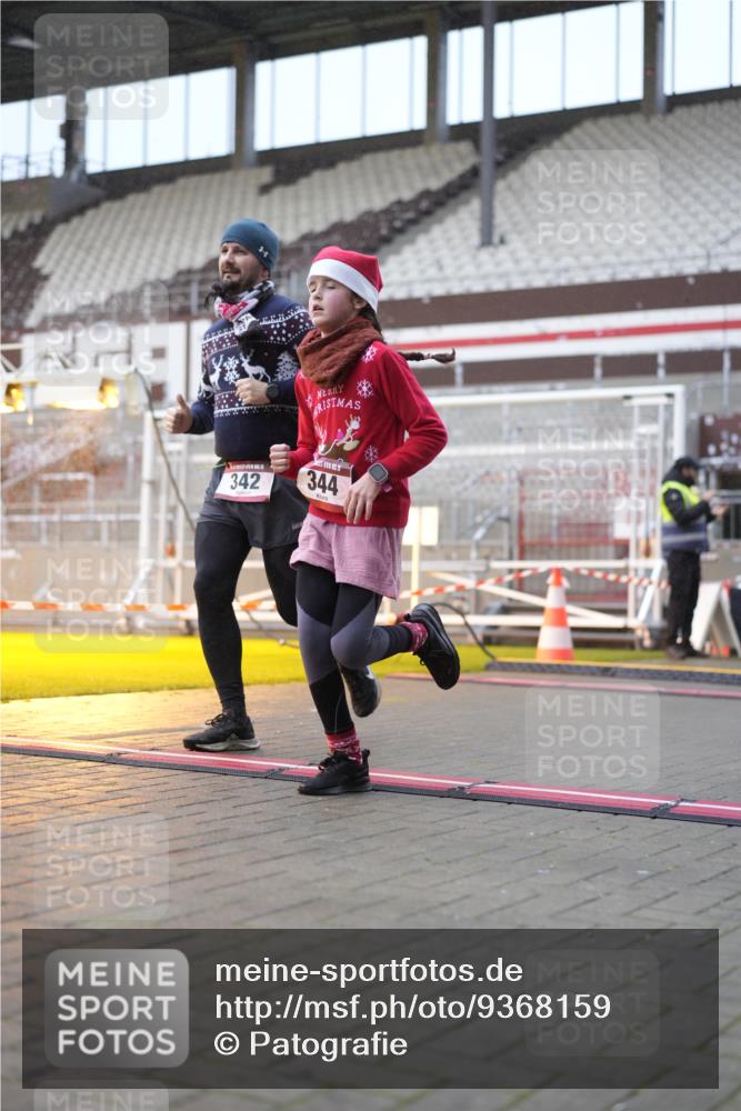 07.12.2025 - St. Pauli X-Mass-Run No. 15 Patografie http://msf.ph/oto/9368159 07.12.2025 11:07:10 Ziel 281, 342, 344, 490, 591, 596, 603, 621, 622, 688, 1202, 1206, 1585, 1587, 1634, 1666, 1751, 1861, 1862, 2403 meine-sportfotos.de