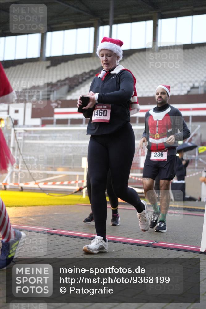 07.12.2025 - St. Pauli X-Mass-Run No. 15 Patografie http://msf.ph/oto/9368199 07.12.2025 11:07:46 Ziel 271, 273, 286, 293, 332, 377, 389, 397, 623, 774, 1107, 1123, 1129, 1378, 1381, 1382, 1383, 1439, 1441, 1460, 1509, 1812, 1910, 2693 meine-sportfotos.de