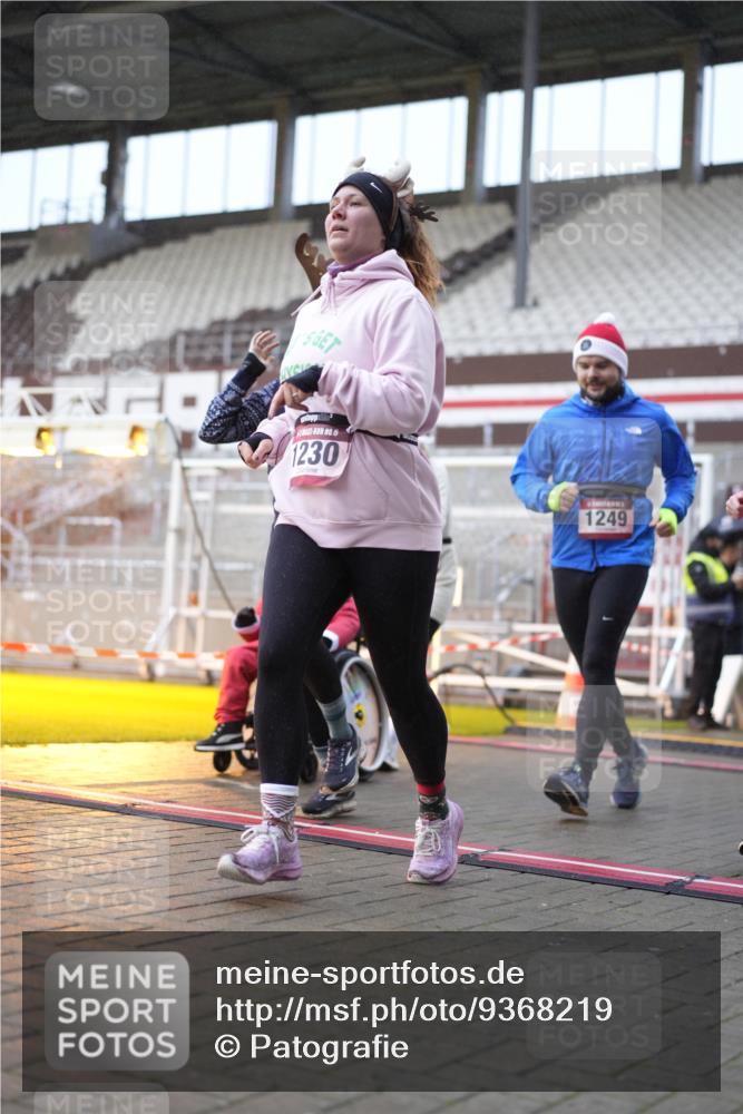 07.12.2025 - St. Pauli X-Mass-Run No. 15 Patografie http://msf.ph/oto/9368219 07.12.2025 11:07:56 Ziel 271, 286, 293, 629, 635, 653, 772, 774, 1107, 1123, 1129, 1226, 1230, 1249, 1342, 1355, 1378, 1381, 1382, 1383, 1439, 1441, 1460, 1520, 1525, 1809, 1810, 1812, 4798, 4815 meine-sportfotos.de