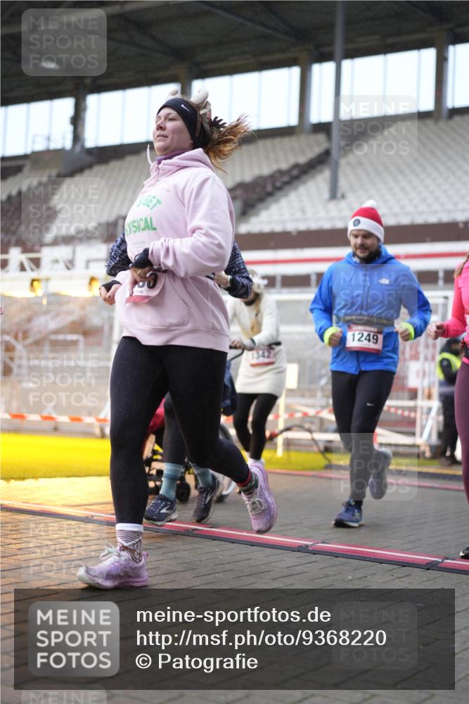 07.12.2025 - St. Pauli X-Mass-Run No. 15 Patografie http://msf.ph/oto/9368220 07.12.2025 11:07:56 Ziel 271, 286, 293, 629, 635, 653, 772, 774, 1107, 1123, 1129, 1226, 1230, 1249, 1342, 1355, 1378, 1381, 1382, 1383, 1439, 1441, 1460, 1520, 1525, 1809, 1810, 1812, 4798, 4815 meine-sportfotos.de