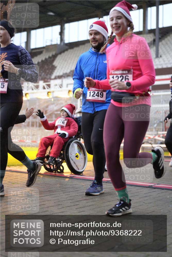 07.12.2025 - St. Pauli X-Mass-Run No. 15 Patografie http://msf.ph/oto/9368222 07.12.2025 11:07:57 Ziel 271, 286, 293, 629, 635, 653, 772, 774, 1107, 1123, 1129, 1226, 1230, 1249, 1342, 1355, 1378, 1381, 1382, 1383, 1439, 1441, 1460, 1520, 1525, 1809, 1810, 4798, 4815 meine-sportfotos.de