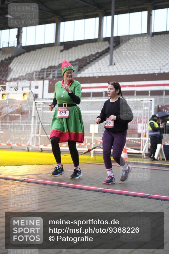 07.12.2025 - St. Pauli X-Mass-Run No. 15 Patografie http://msf.ph/oto/9368226 07.12.2025 11:07:59 Ziel 286, 293, 629, 635, 653, 772, 774, 1107, 1123, 1129, 1226, 1230, 1249, 1342, 1355, 1378, 1381, 1382, 1383, 1460, 1520, 1525, 1596, 1809, 1810, 4798, 4815 meine-sportfotos.de