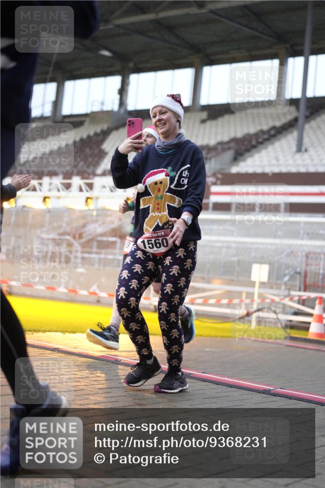 07.12.2025 - St. Pauli X-Mass-Run No. 15 Patografie http://msf.ph/oto/9368231 07.12.2025 11:08:09 Ziel 100, 396, 629, 635, 758, 1078, 1170, 1226, 1230, 1249, 1342, 1355, 1525, 1559, 1560, 1596, 1809, 1810, 4798, 4815 meine-sportfotos.de