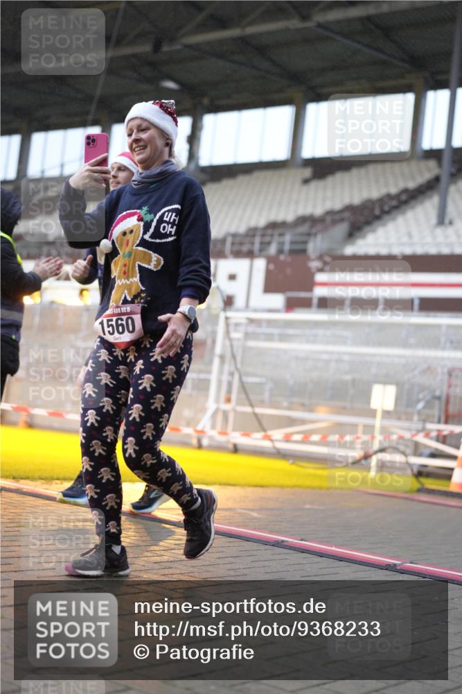 07.12.2025 - St. Pauli X-Mass-Run No. 15 Patografie http://msf.ph/oto/9368233 07.12.2025 11:08:09 Ziel 100, 396, 629, 635, 758, 1078, 1170, 1226, 1230, 1249, 1342, 1355, 1525, 1559, 1560, 1596, 1809, 1810, 4798, 4815 meine-sportfotos.de