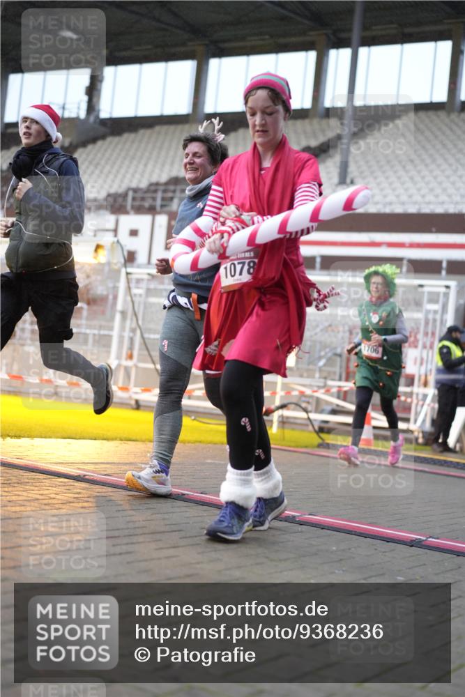 07.12.2025 - St. Pauli X-Mass-Run No. 15 Patografie http://msf.ph/oto/9368236 07.12.2025 11:08:13 Ziel 100, 396, 446, 629, 635, 758, 1078, 1170, 1559, 1560, 1596, 1706 meine-sportfotos.de