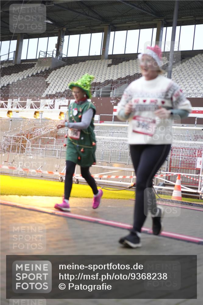07.12.2025 - St. Pauli X-Mass-Run No. 15 Patografie http://msf.ph/oto/9368238 07.12.2025 11:08:15 Ziel 100, 396, 446, 758, 784, 1078, 1170, 1559, 1560, 1596, 1706 meine-sportfotos.de