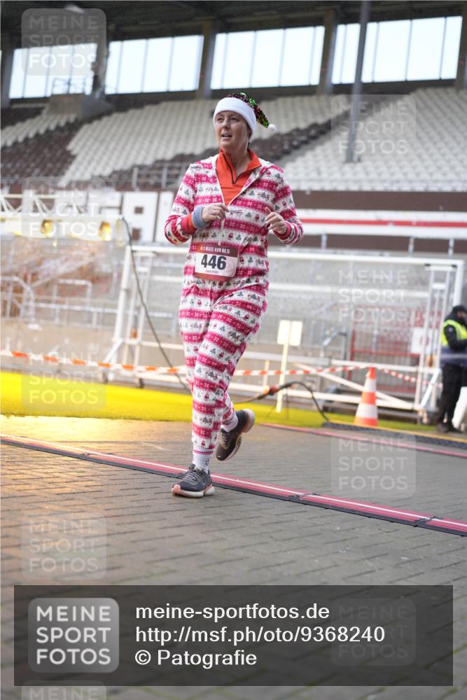 07.12.2025 - St. Pauli X-Mass-Run No. 15 Patografie http://msf.ph/oto/9368240 07.12.2025 11:08:17 Ziel 100, 152, 155, 166, 396, 446, 758, 784, 1078, 1170, 1184, 1559, 1560, 1596, 1706 meine-sportfotos.de