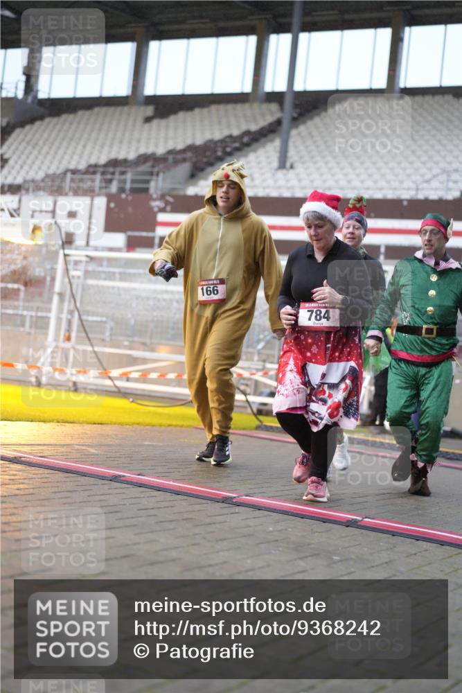 07.12.2025 - St. Pauli X-Mass-Run No. 15 Patografie http://msf.ph/oto/9368242 07.12.2025 11:08:21 Ziel 100, 152, 155, 166, 396, 446, 758, 784, 1078, 1170, 1184, 1424, 1491, 1559, 1560, 1625, 1706, 2259, 4584, 4819, 4830 meine-sportfotos.de