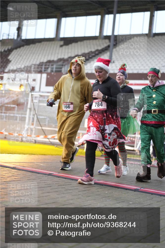 07.12.2025 - St. Pauli X-Mass-Run No. 15 Patografie http://msf.ph/oto/9368244 07.12.2025 11:08:21 Ziel 100, 152, 155, 166, 396, 446, 758, 784, 1078, 1170, 1184, 1424, 1491, 1559, 1560, 1625, 1706, 2259, 4584, 4819, 4830 meine-sportfotos.de