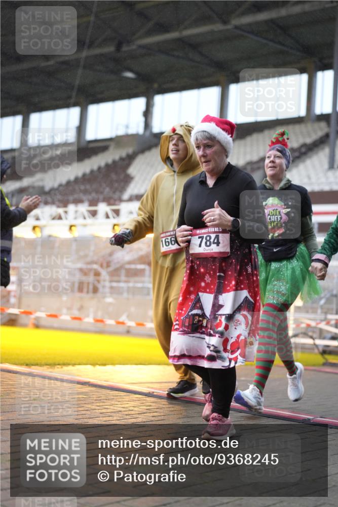 07.12.2025 - St. Pauli X-Mass-Run No. 15 Patografie http://msf.ph/oto/9368245 07.12.2025 11:08:21 Ziel 100, 152, 155, 166, 396, 446, 758, 784, 1078, 1170, 1184, 1424, 1491, 1559, 1560, 1625, 1706, 2259, 4584, 4819, 4830 meine-sportfotos.de