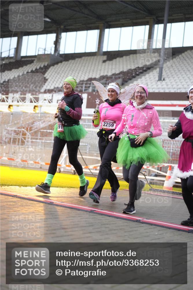 07.12.2025 - St. Pauli X-Mass-Run No. 15 Patografie http://msf.ph/oto/9368253 07.12.2025 11:08:24 Ziel 100, 152, 155, 166, 396, 446, 758, 784, 1078, 1170, 1184, 1424, 1491, 1625, 1706, 2259, 2893, 4584, 4819, 4830 meine-sportfotos.de