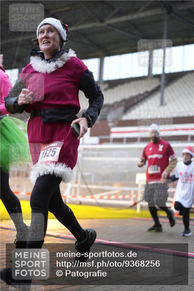 07.12.2025 - St. Pauli X-Mass-Run No. 15 Patografie http://msf.ph/oto/9368256 07.12.2025 11:08:25 Ziel 152, 155, 166, 396, 446, 758, 784, 1078, 1170, 1184, 1424, 1491, 1625, 1706, 2259, 2893, 4584, 4819, 4830 meine-sportfotos.de