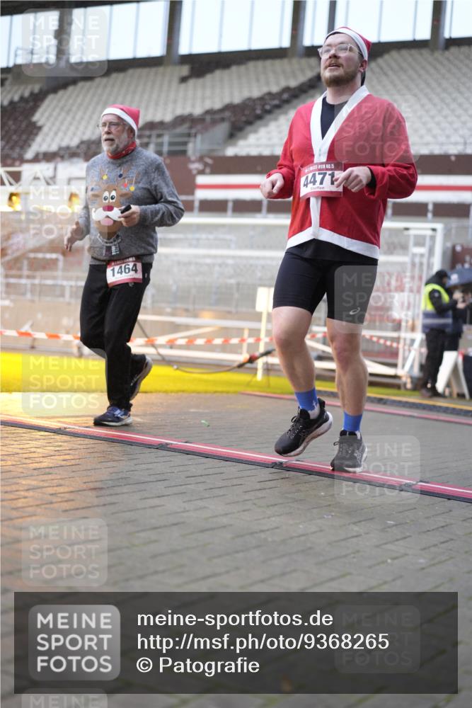 07.12.2025 - St. Pauli X-Mass-Run No. 15 Patografie http://msf.ph/oto/9368265 07.12.2025 11:08:38 Ziel 1412, xxxx, 1424, 1464, 1491, 1625, 2259, 2893, 4471, 4584, 4819, 4830 meine-sportfotos.de