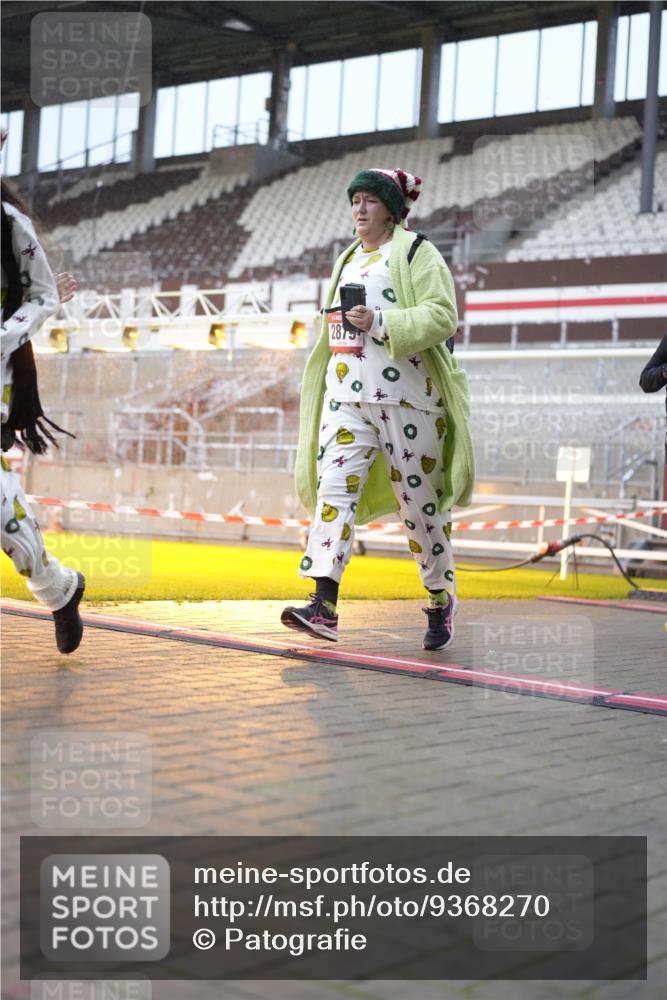 07.12.2025 - St. Pauli X-Mass-Run No. 15 Patografie http://msf.ph/oto/9368270 07.12.2025 11:08:48 Ziel 335, 338, 341, 1412, xxxx, 1464, 1502, 1511, 2070, 2879, 2898, 4471 meine-sportfotos.de