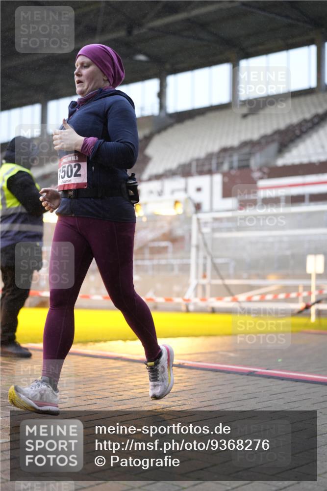 07.12.2025 - St. Pauli X-Mass-Run No. 15 Patografie http://msf.ph/oto/9368276 07.12.2025 11:08:50 Ziel 335, 338, 341, 495, 496, 619, 1205, 1211, 1412, xxxx, 1464, 1502, 1511, 2070, 2879, 2898, 4471 meine-sportfotos.de