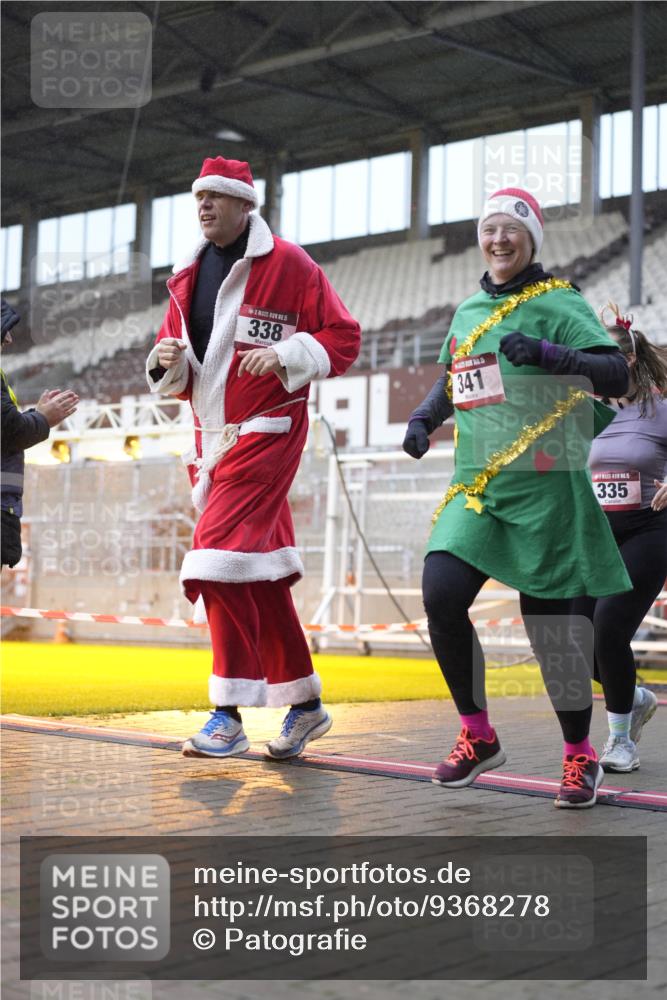 07.12.2025 - St. Pauli X-Mass-Run No. 15 Patografie http://msf.ph/oto/9368278 07.12.2025 11:08:52 Ziel 335, 338, 341, 495, 496, 619, 1136, 1138, 1140, 1205, 1211, 1464, 1502, 1511, 2070, 2879, 2898, 4471 meine-sportfotos.de