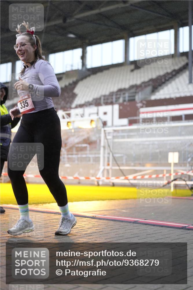 07.12.2025 - St. Pauli X-Mass-Run No. 15 Patografie http://msf.ph/oto/9368279 07.12.2025 11:08:53 Ziel 335, 338, 341, 495, 496, 619, 1136, 1138, 1140, 1205, 1211, 1502, 1511, 2070, 2879, 2898 meine-sportfotos.de