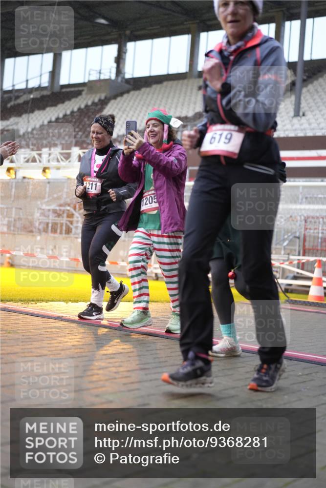07.12.2025 - St. Pauli X-Mass-Run No. 15 Patografie http://msf.ph/oto/9368281 07.12.2025 11:08:55 Ziel 335, 338, 341, 495, 496, 619, 1136, 1138, 1140, 1205, 1211, 1502, 1511, 2070, 2879, 2898 meine-sportfotos.de