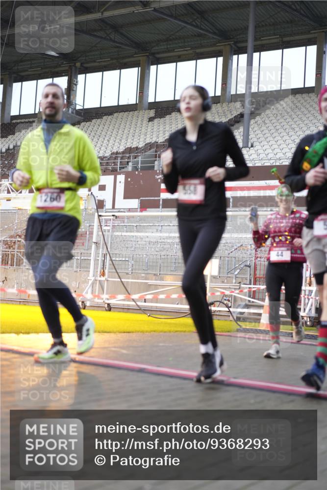 07.12.2025 - St. Pauli X-Mass-Run No. 15 Patografie http://msf.ph/oto/9368293 07.12.2025 11:09:08 Ziel 44, 51, 495, 496, 558, 619, 1110, 1136, 1138, 1140, 1205, 1211, 1260, 1574 meine-sportfotos.de