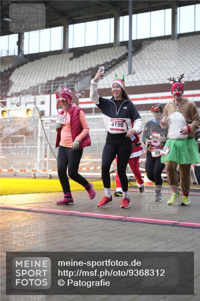 07.12.2025 - St. Pauli X-Mass-Run No. 15 Patografie http://msf.ph/oto/9368312 07.12.2025 11:09:27 Ziel 59, 66, 266, 330, 971, 1084, 1463, 1477, 1579, 1582, 1641, 1851, 1870, 1945, 1974, 2042, 3151, 4190, 4191 meine-sportfotos.de