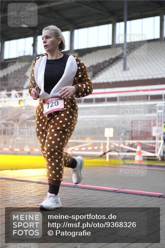 07.12.2025 - St. Pauli X-Mass-Run No. 15 Patografie http://msf.ph/oto/9368326 07.12.2025 11:09:47 Ziel 696, 720, 737, 755, 814, 863, 1157, 1163 meine-sportfotos.de