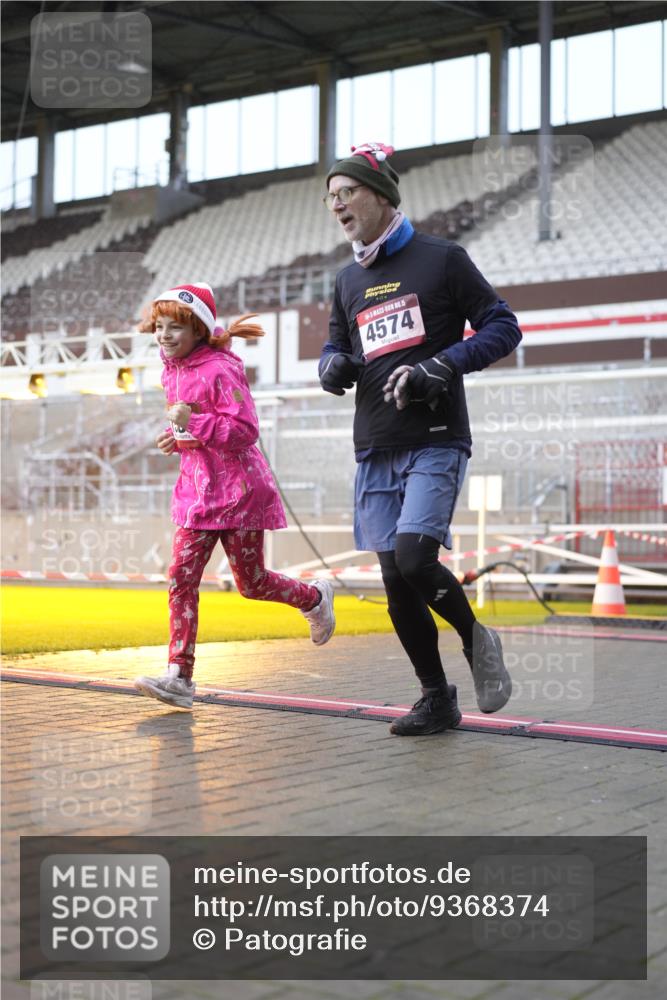 07.12.2025 - St. Pauli X-Mass-Run No. 15 Patografie http://msf.ph/oto/9368374 07.12.2025 11:10:40 Ziel 29, 30, 31, 49, 122, 134, 745, 1064, 1066, 1380, 1400, 1402, 1584, 1626, 1692, 3124, 3136, 4574 meine-sportfotos.de