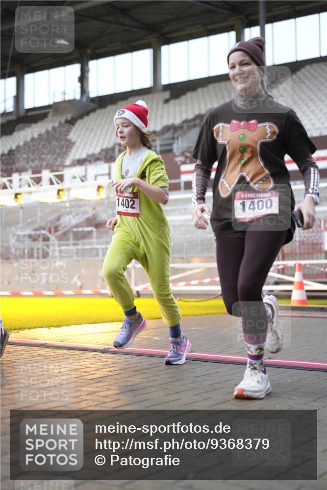 07.12.2025 - St. Pauli X-Mass-Run No. 15 Patografie http://msf.ph/oto/9368379 07.12.2025 11:10:44 Ziel 29, 122, 745, 1064, 1066, 1380, 1400, 1402, 1584, 1626, 2616, 3124, 3136, 4574 meine-sportfotos.de