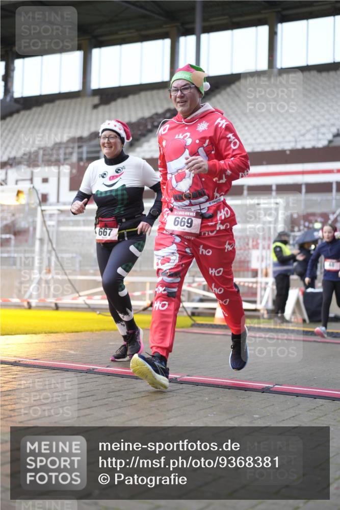 07.12.2025 - St. Pauli X-Mass-Run No. 15 Patografie http://msf.ph/oto/9368381 07.12.2025 11:10:51 Ziel 48, 660, 667, 669, 1400, 1402, 1584, 1626, 2616, 4574 meine-sportfotos.de