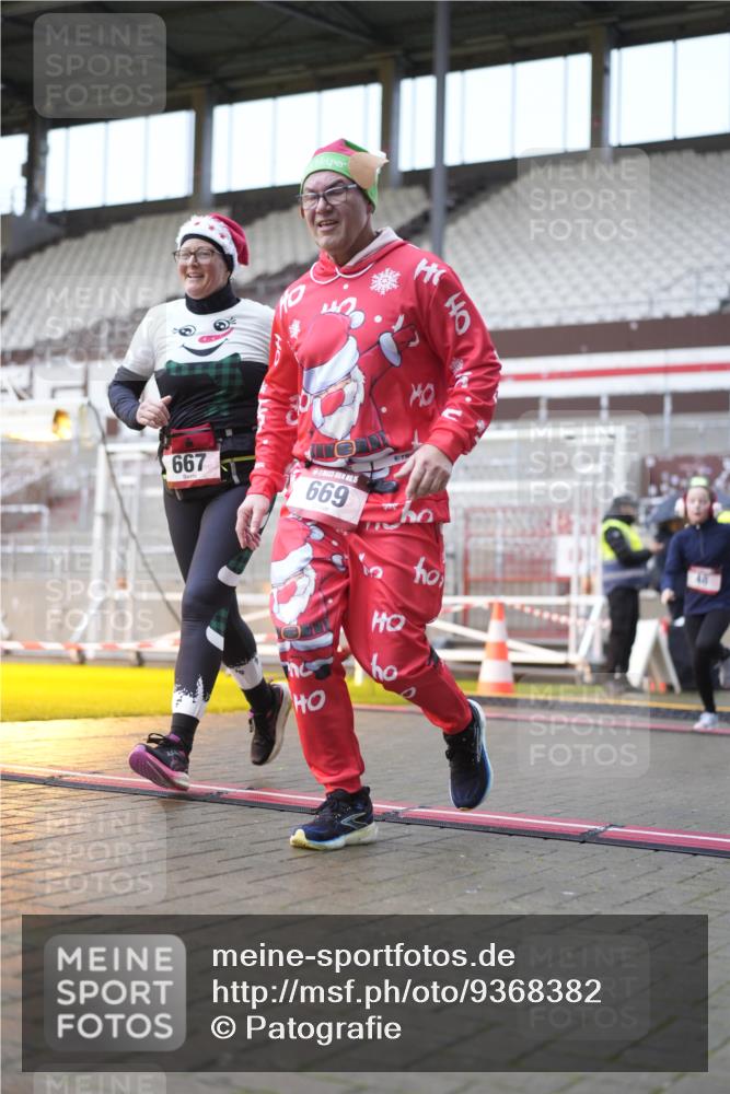 07.12.2025 - St. Pauli X-Mass-Run No. 15 Patografie http://msf.ph/oto/9368382 07.12.2025 11:10:51 Ziel 48, 660, 667, 669, 1400, 1402, 1584, 1626, 2616, 4574 meine-sportfotos.de