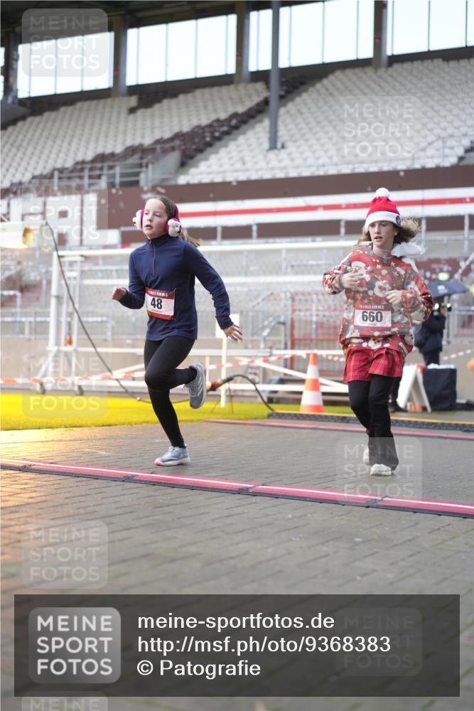 07.12.2025 - St. Pauli X-Mass-Run No. 15 Patografie http://msf.ph/oto/9368383 07.12.2025 11:10:53 Ziel 48, 660, 667, 669, 1400, 1402, 1584, 2616, 4574 meine-sportfotos.de