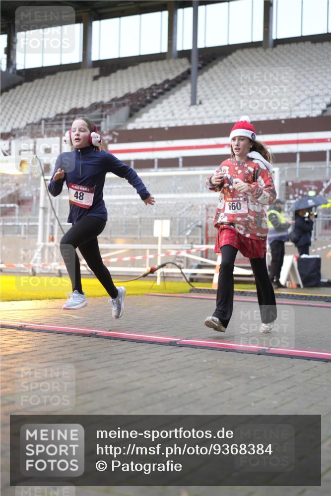 07.12.2025 - St. Pauli X-Mass-Run No. 15 Patografie http://msf.ph/oto/9368384 07.12.2025 11:10:53 Ziel 48, 660, 667, 669, 1400, 1402, 1584, 2616, 4574 meine-sportfotos.de