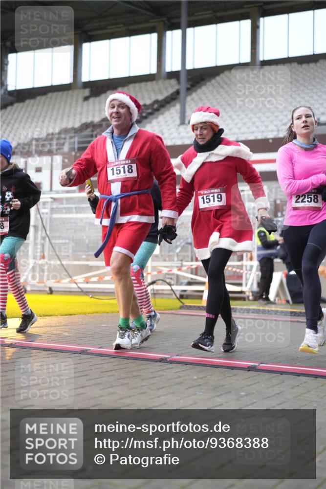 07.12.2025 - St. Pauli X-Mass-Run No. 15 Patografie http://msf.ph/oto/9368388 07.12.2025 11:11:02 Ziel 48, 660, 667, 669, 697, 698, 1518, 1519, 1707, 2258, 2616, 2742 meine-sportfotos.de