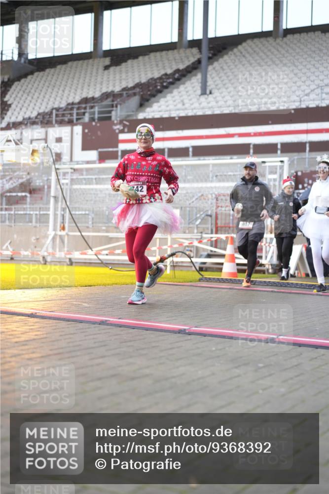 07.12.2025 - St. Pauli X-Mass-Run No. 15 Patografie http://msf.ph/oto/9368392 07.12.2025 11:11:06 Ziel 48, 411, 660, 667, 669, 697, 698, 777, 787, 788, 812, 815, 817, 832, 841, 909, 1518, 1519, 1557, 1565, 1568, 1619, 1707, 2258, 2742, 4801, 4813 meine-sportfotos.de