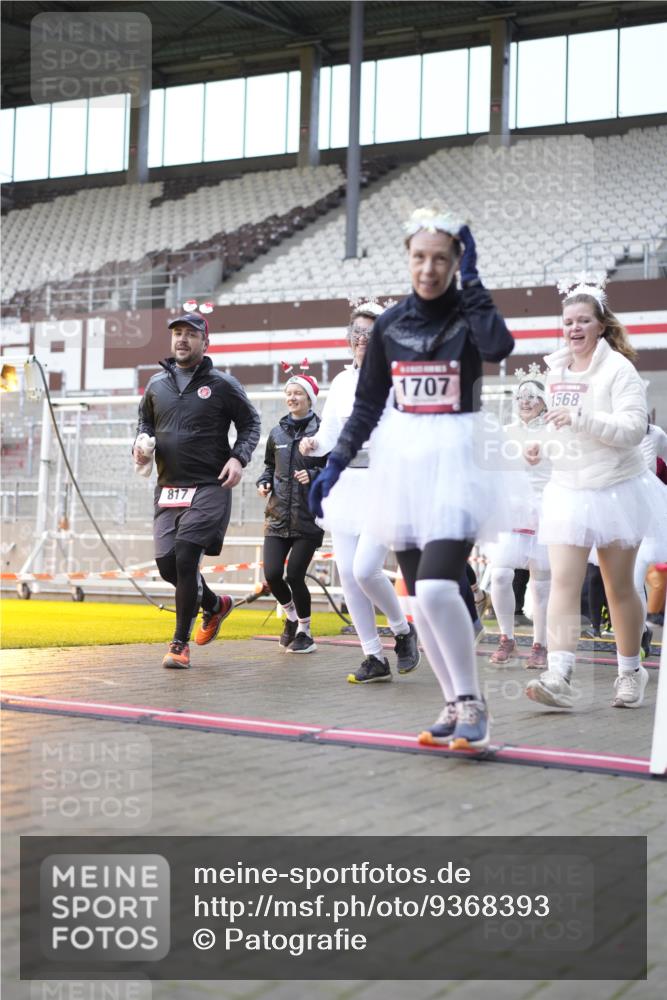 07.12.2025 - St. Pauli X-Mass-Run No. 15 Patografie http://msf.ph/oto/9368393 07.12.2025 11:11:08 Ziel 48, 411, 660, 697, 698, 777, 787, 788, 812, 815, 817, 832, 841, 909, 1145, 1146, 1147, 1518, 1519, 1557, 1565, 1568, 1619, 1707, 2258, 2742, 4801, 4813 meine-sportfotos.de