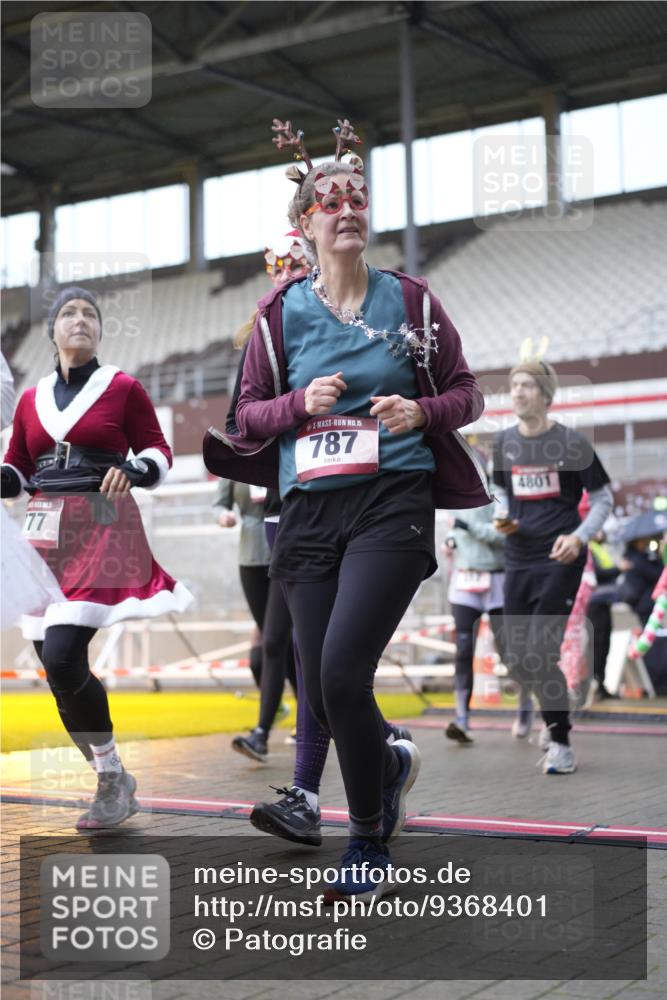 07.12.2025 - St. Pauli X-Mass-Run No. 15 Patografie http://msf.ph/oto/9368401 07.12.2025 11:11:10 Ziel 411, 697, 698, 777, 787, 788, 812, 815, 817, 832, 841, 909, 1145, 1146, 1147, 1518, 1519, 1557, 1565, 1568, 1619, 1707, 2258, 2742, 4801, 4805, 4806, 4810, 4813, 5005, 5006 meine-sportfotos.de