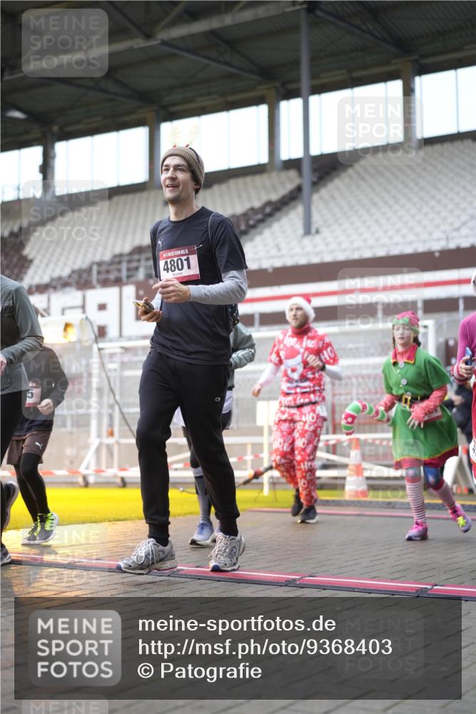 07.12.2025 - St. Pauli X-Mass-Run No. 15 Patografie http://msf.ph/oto/9368403 07.12.2025 11:11:11 Ziel 411, 697, 698, 777, 787, 788, 812, 815, 817, 832, 841, 909, 1145, 1146, 1147, 1518, 1519, 1557, 1565, 1568, 1619, 1707, 2258, 2742, 4801, 4805, 4806, 4810, 4813, 5005, 5006 meine-sportfotos.de