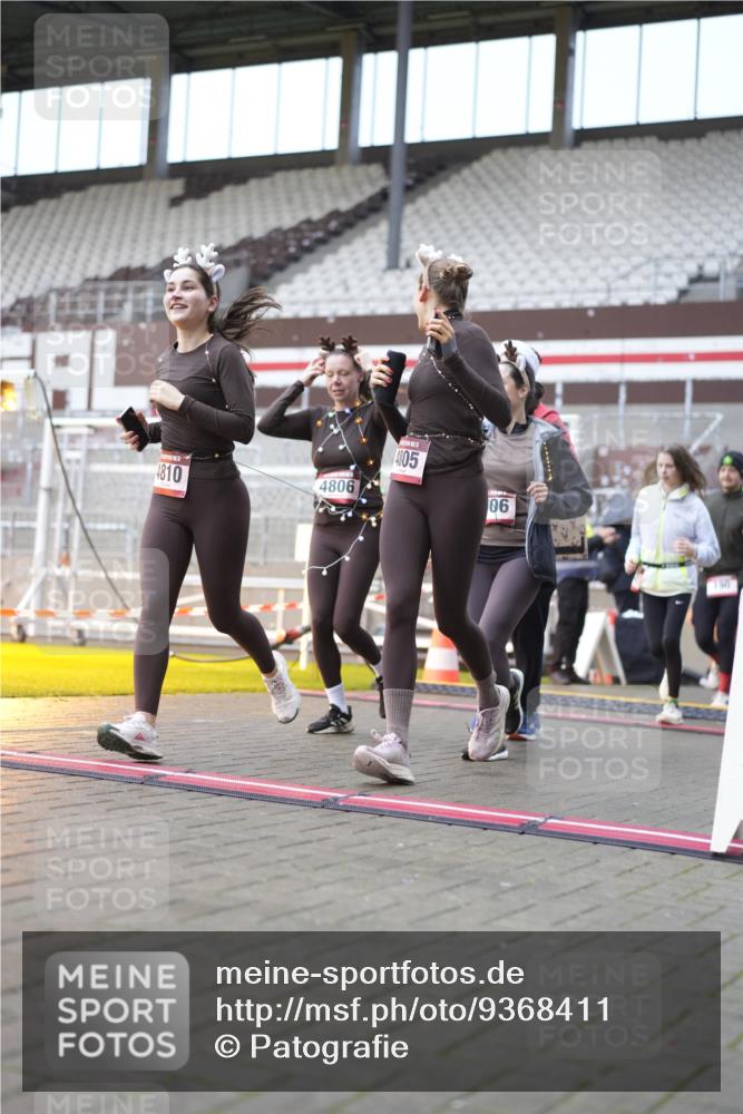 07.12.2025 - St. Pauli X-Mass-Run No. 15 Patografie http://msf.ph/oto/9368411 07.12.2025 11:11:15 Ziel 171, 182, 190, 411, 697, 698, 777, 787, 788, 812, 815, 817, 832, 841, 909, 1145, 1146, 1147, 1518, 1519, 1557, 1565, 1568, 1619, 1707, 1770, 2258, 2742, 4801, 4805, 4806, 4810, 4813, 5005, 5006 meine-sportfotos.de